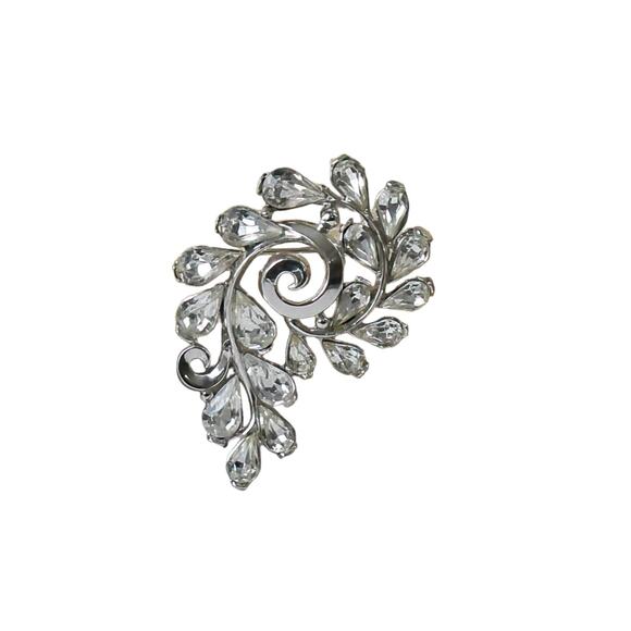 60s Crown Trifari Rhodium Plate White Rhinestone Ornate Swirl Curved Pin Brooch - Picture 4 of 4